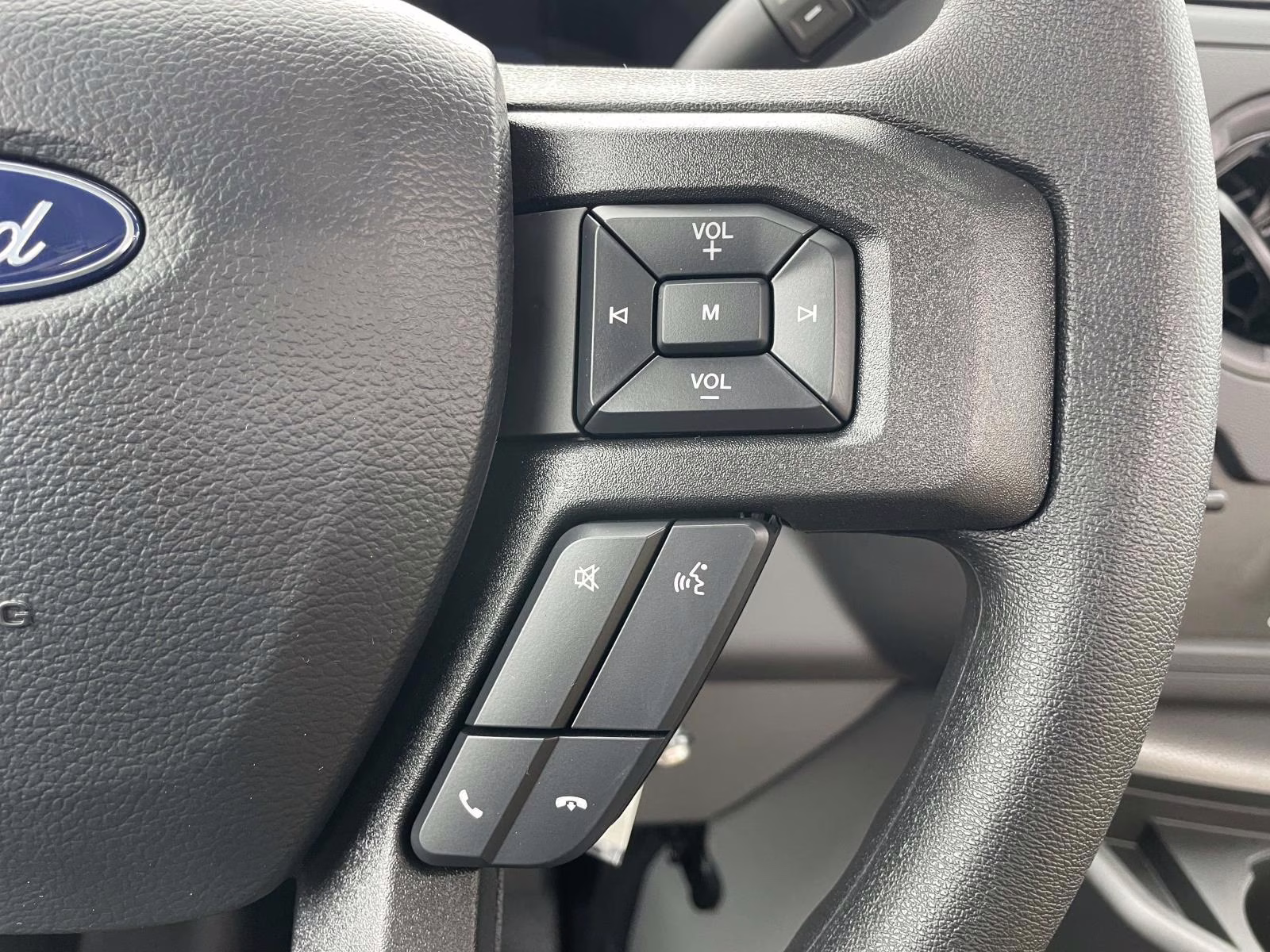 2026 Oxford White Ford E-350SD Base RWD Truck