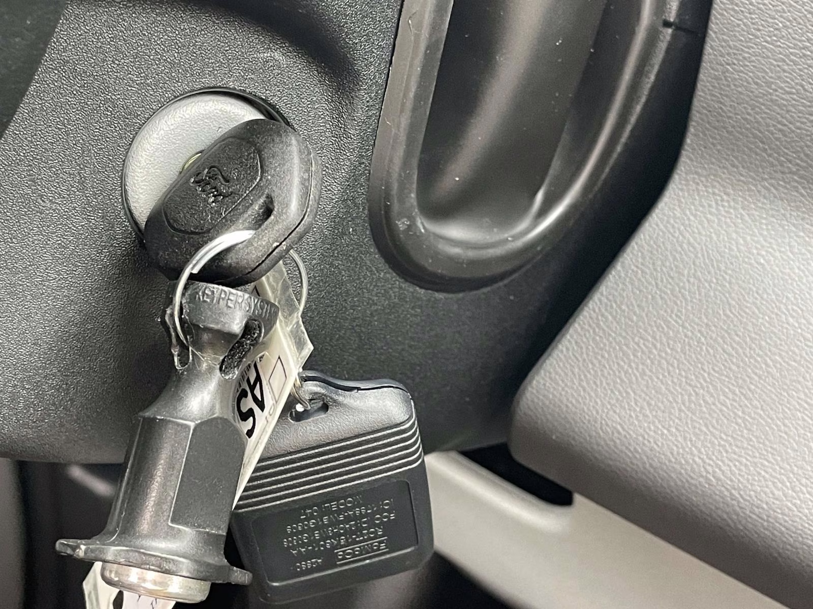 2026 Oxford White Ford E-350SD Base RWD Truck