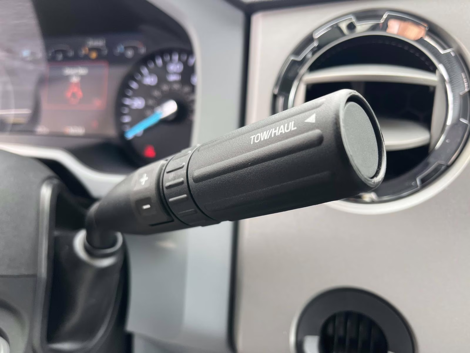 2026 Oxford White Ford F-650SD Base RWD Truck