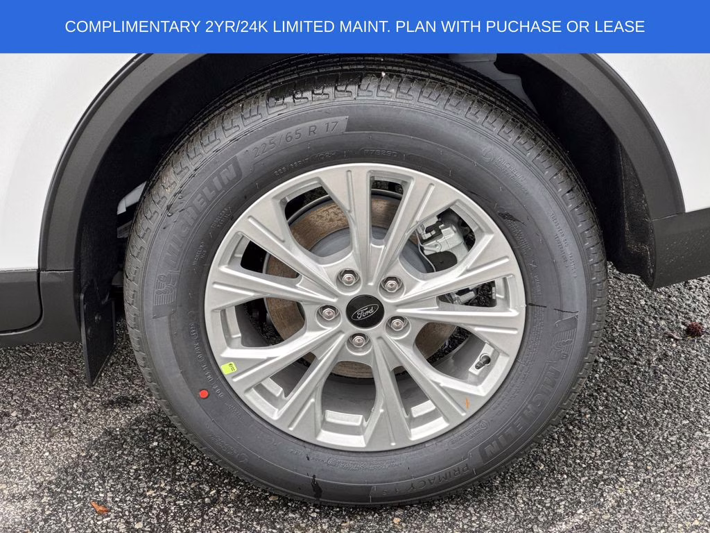 2026 Oxford White Ford Escape Active FWD SUV