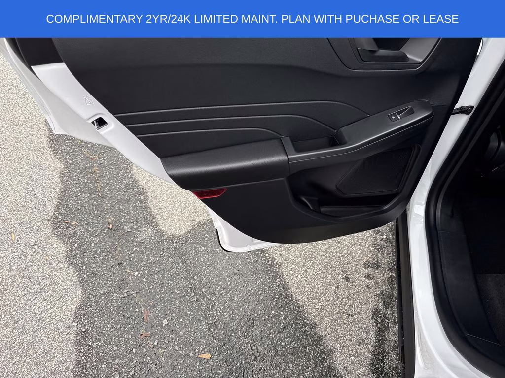 2026 Oxford White Ford Escape Active FWD SUV