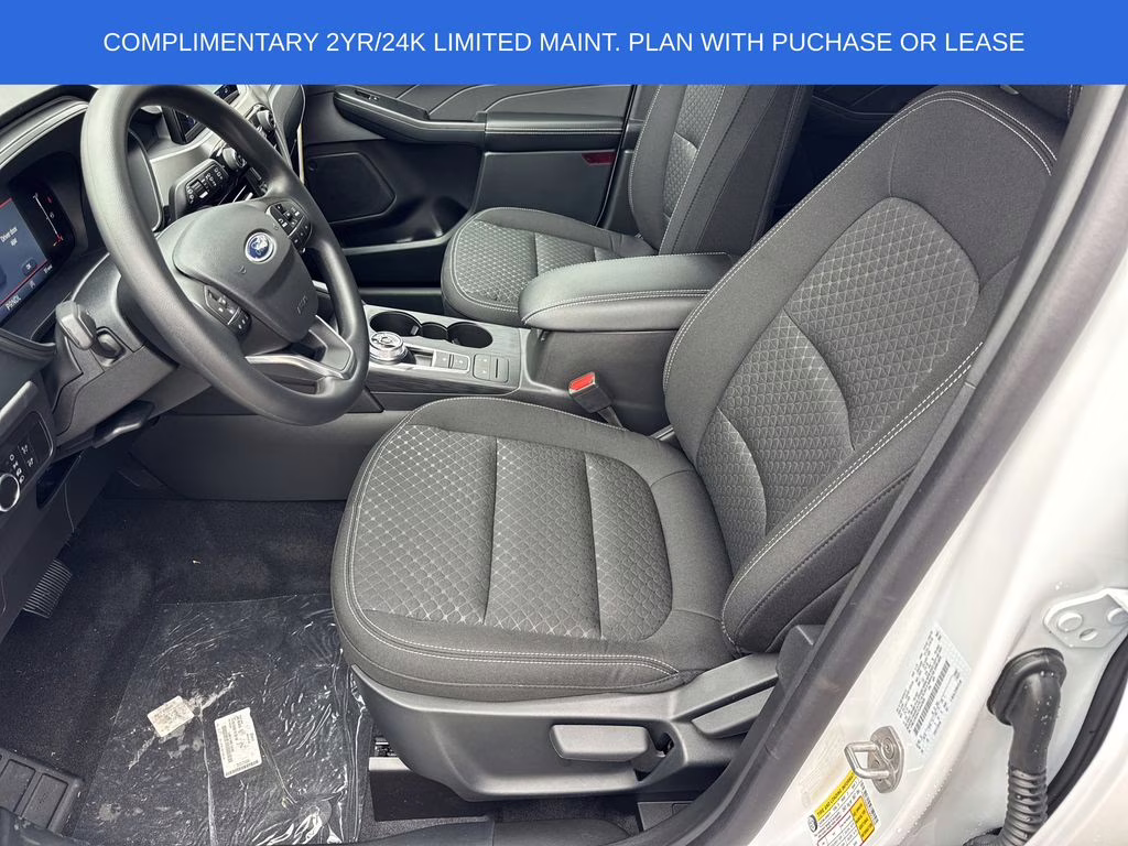 2026 Oxford White Ford Escape Active FWD SUV