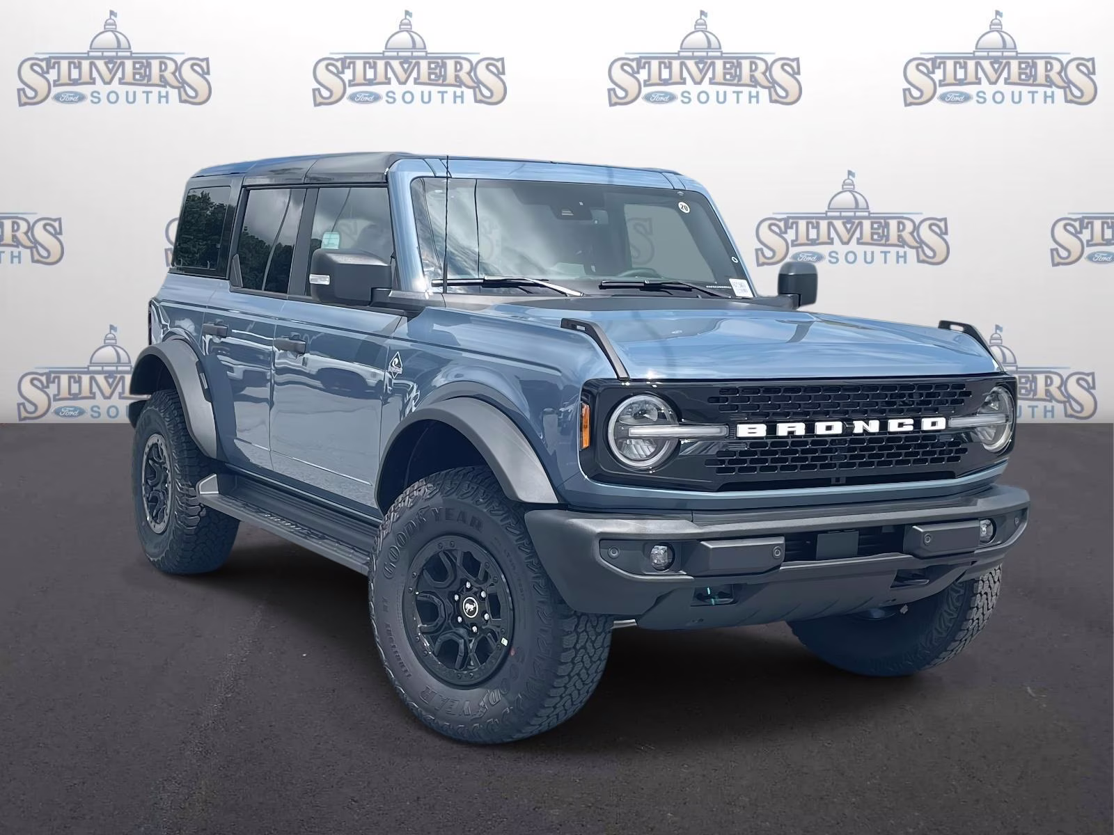 2025 Azure Gray Metallic Ford Bronco Outer Banks 4X4 SUV