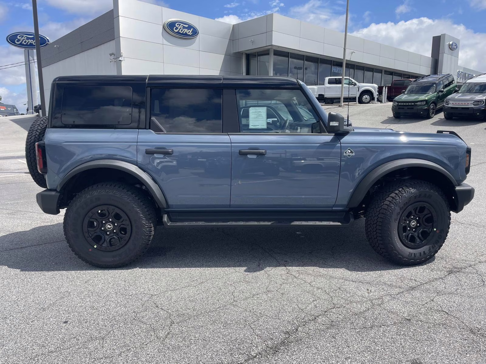 2025 Azure Gray Metallic Ford Bronco Outer Banks 4X4 SUV