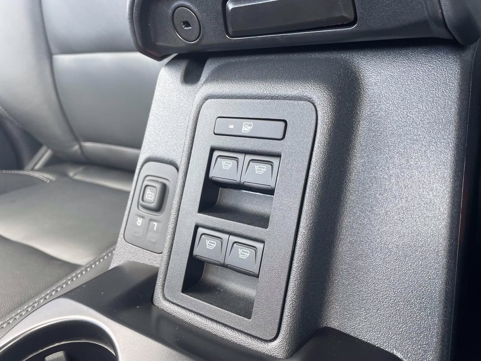 2025 Azure Gray Metallic Ford Bronco Outer Banks 4X4 SUV