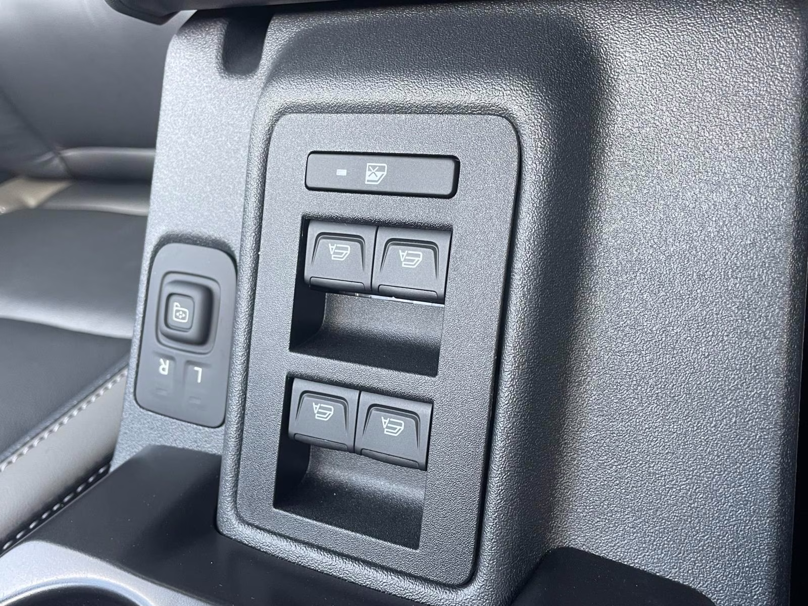 2025 Shadow Black Ford Bronco Outer Banks 4X4 SUV