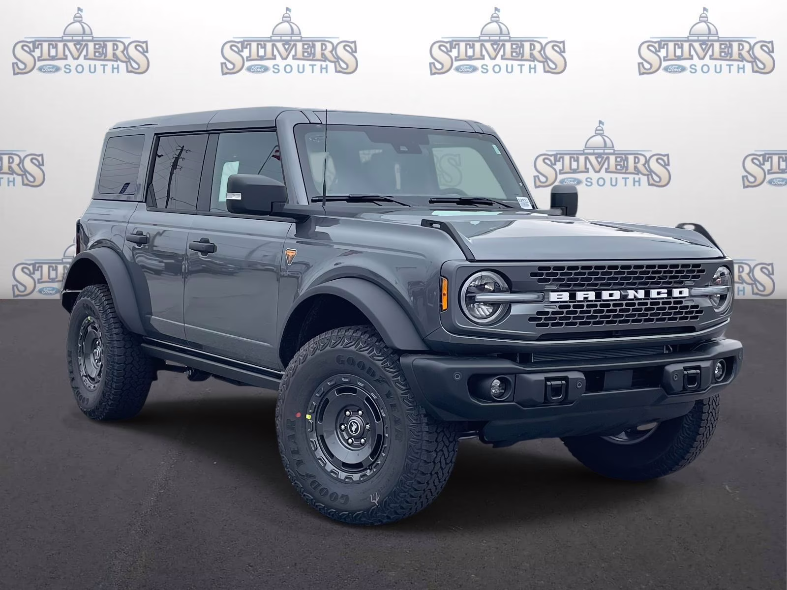 2025 Gray Metallic Ford Bronco Badlands 4X4 SUV