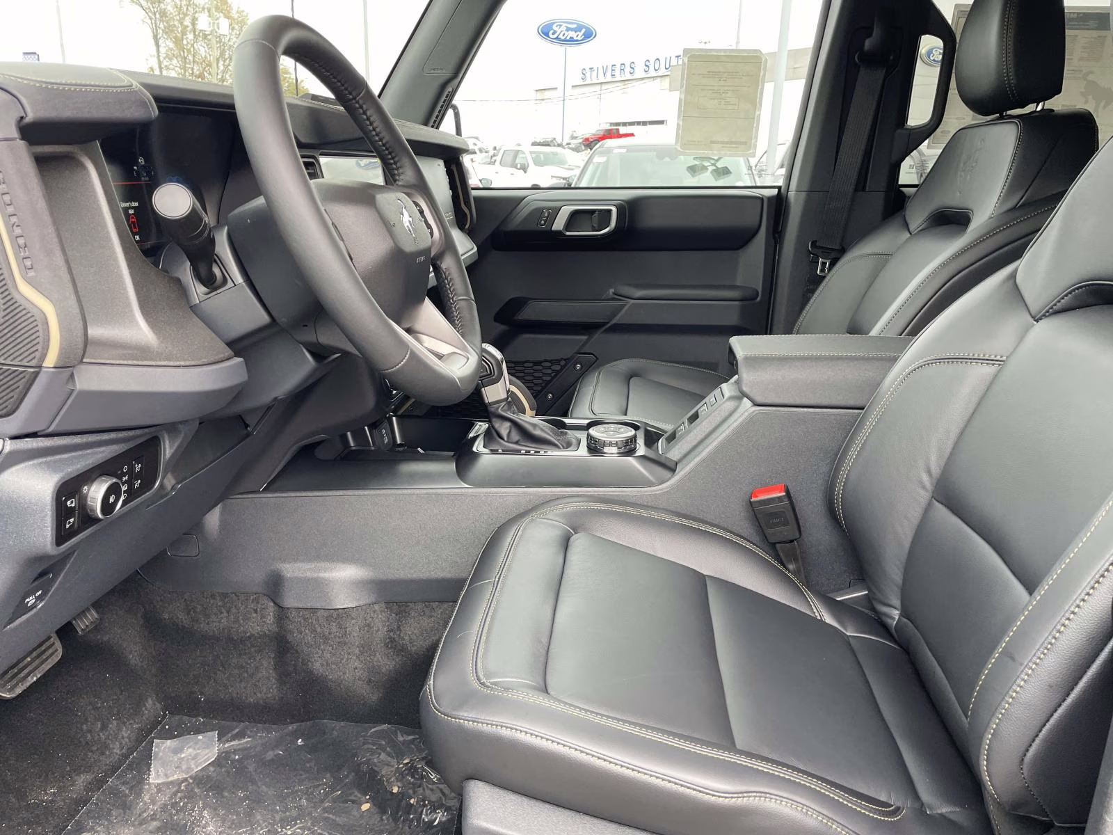 2025 Gray Metallic Ford Bronco Badlands 4X4 SUV