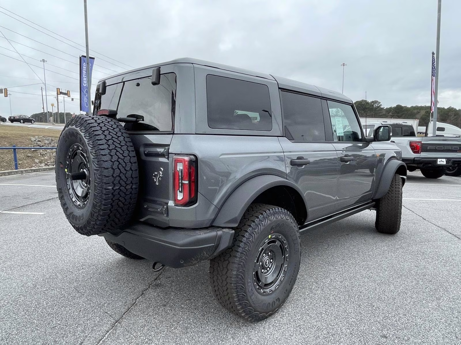 2025 Gray Metallic Ford Bronco Badlands 4X4 SUV