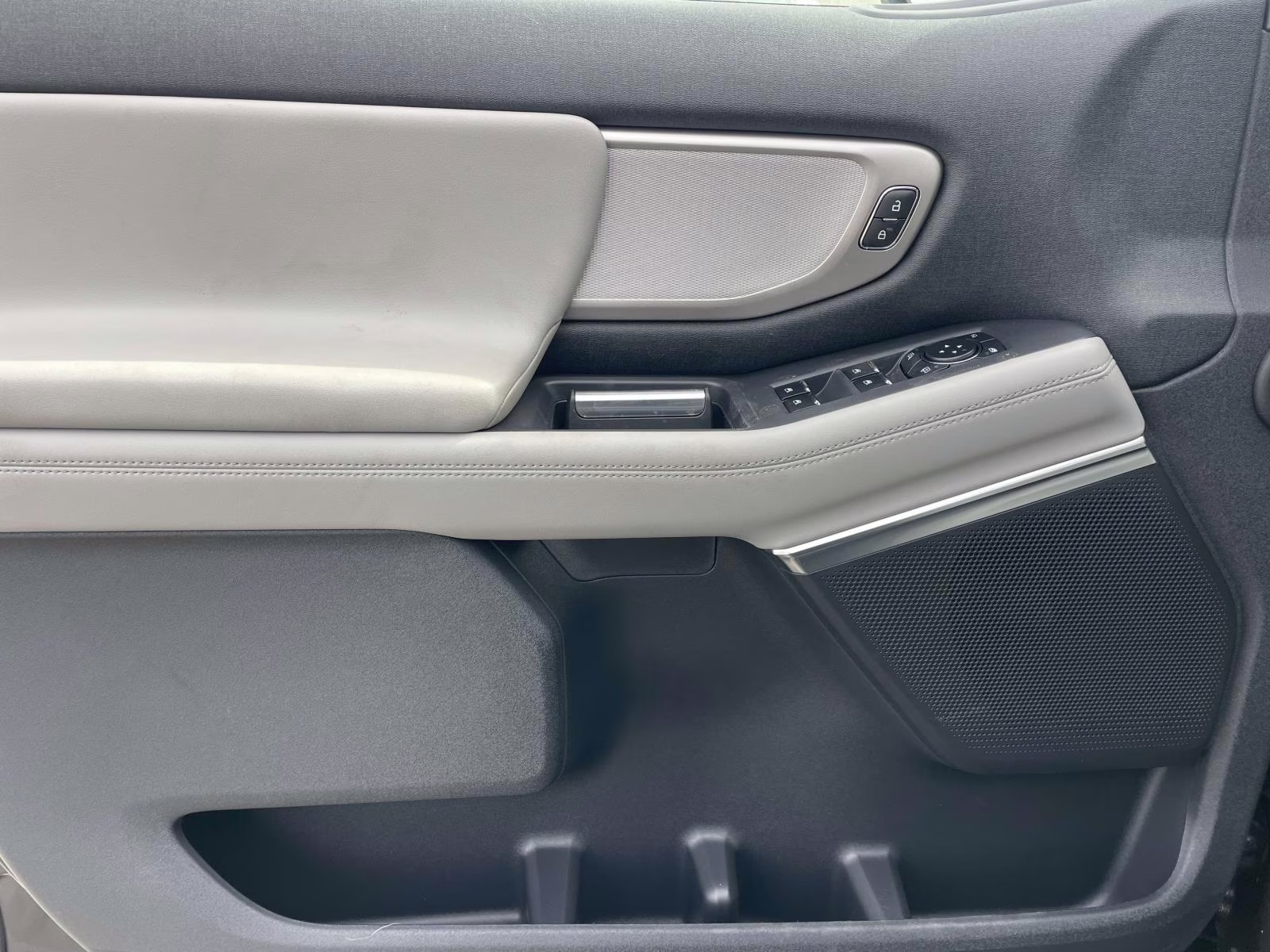 2026 Gray Metallic Ford Expedition Max Active RWD SUV