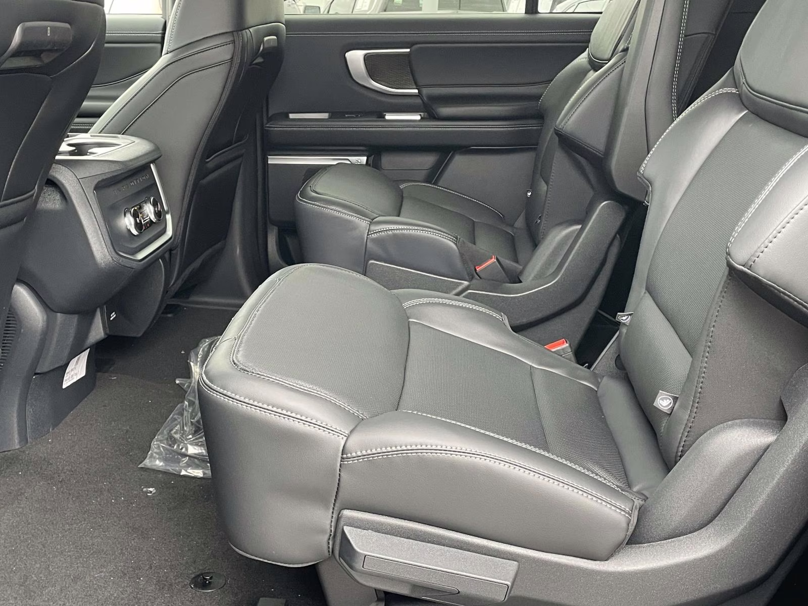 2025 Gray Metallic Ford Expedition Max Platinum 4X4 SUV