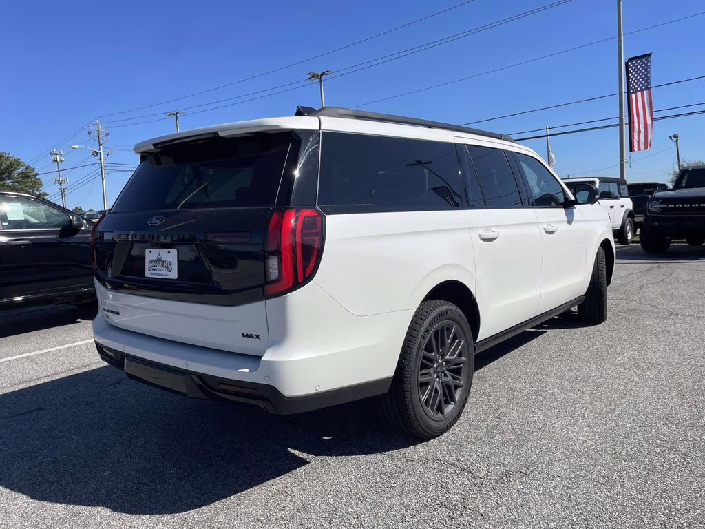 2025 Star White Metallic Tri-Coat Ford Expedition Max Platinum 4X4 SUV