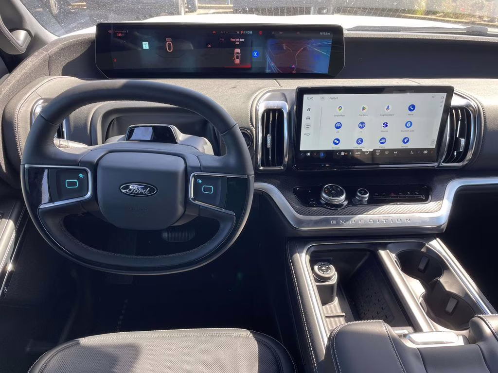 2025 Star White Metallic Tri-Coat Ford Expedition Max Platinum 4X4 SUV