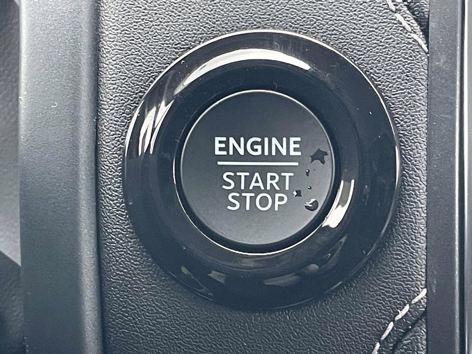 2025 White Metallic Ford Expedition Platinum 4X4 SUV