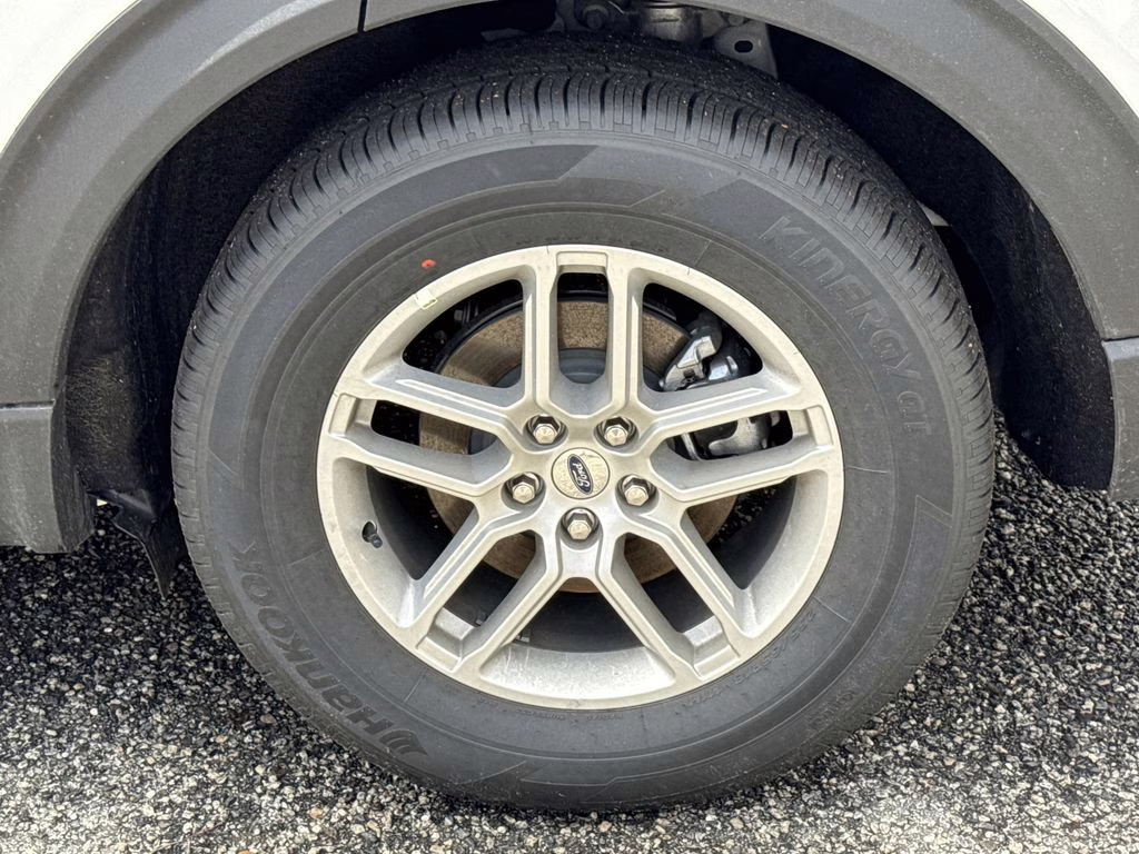 2026 Star White Metallic Tri-Coat Ford Explorer Active RWD SUV