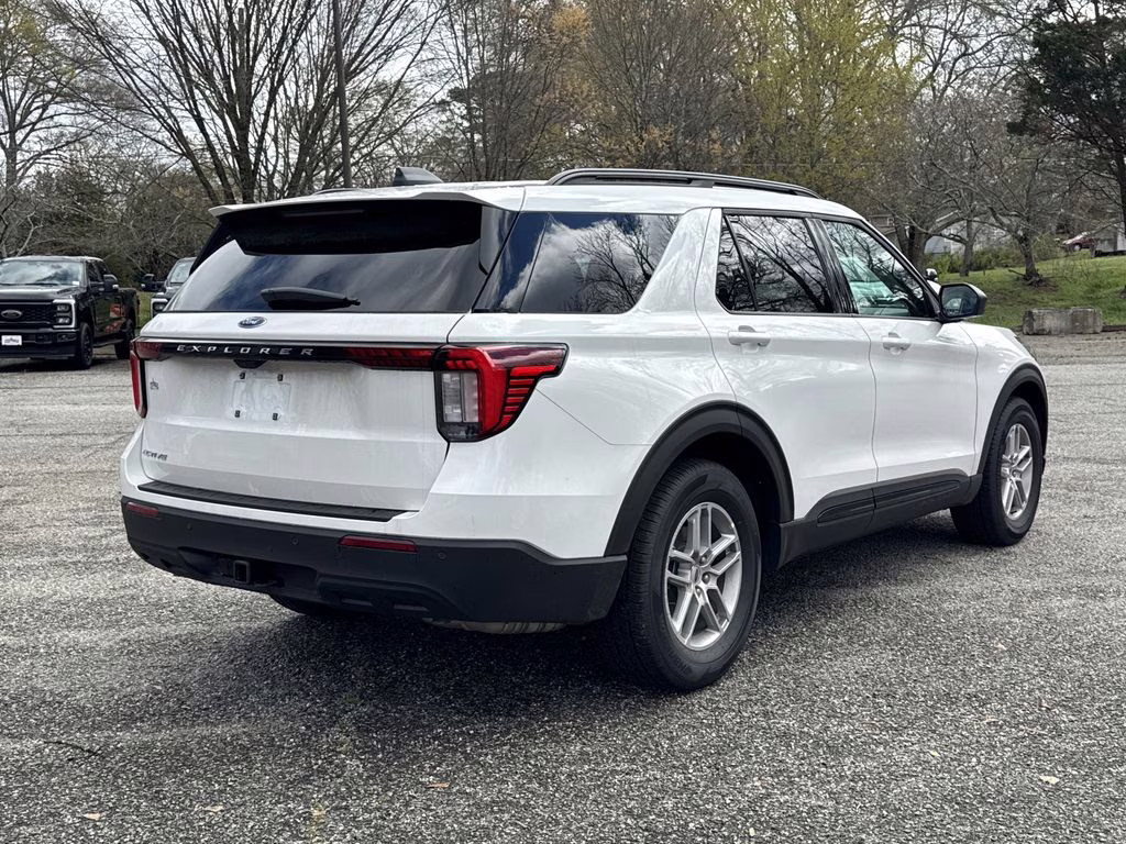 2026 Star White Metallic Tri-Coat Ford Explorer Active RWD SUV