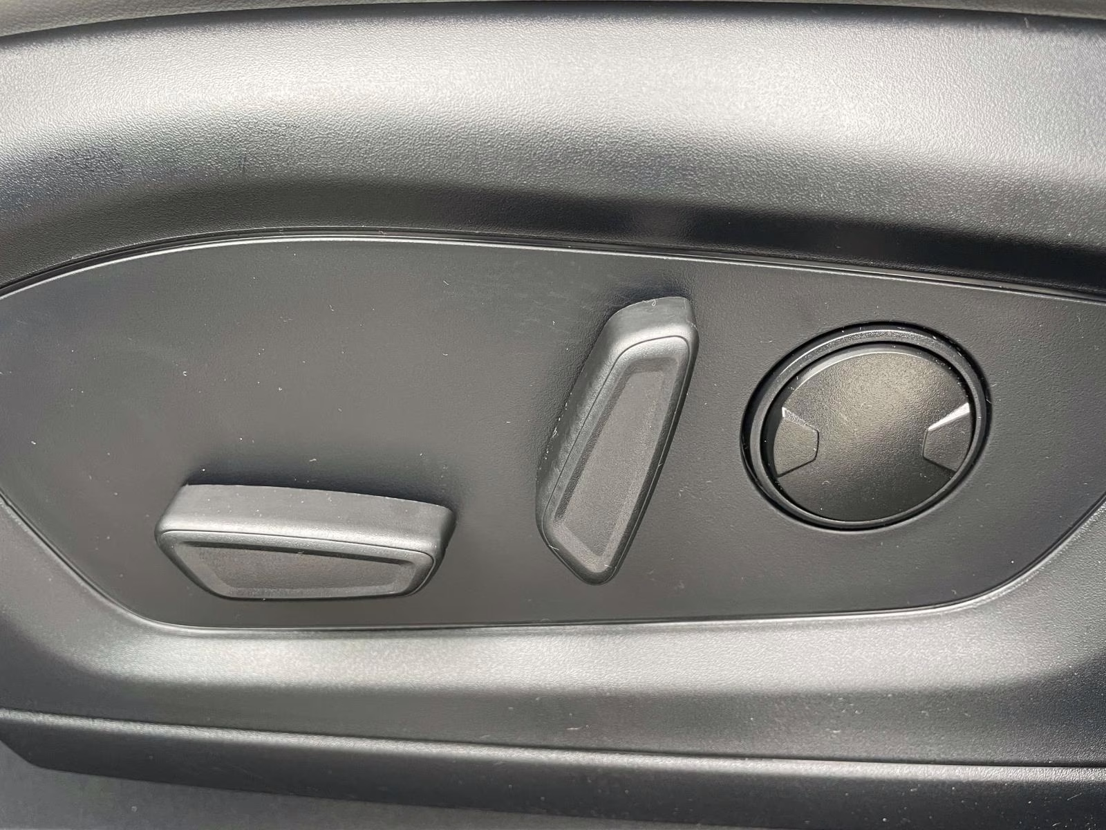 2026 Black Metallic Ford Explorer Active RWD SUV