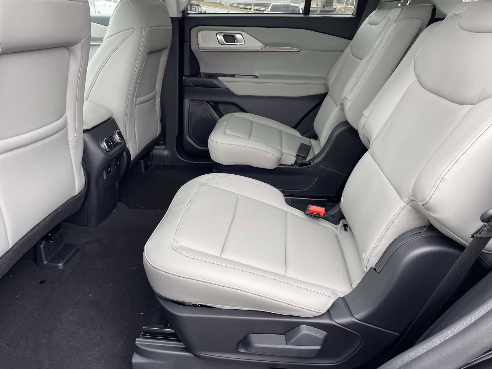 2026 Black Metallic Ford Explorer Active RWD SUV