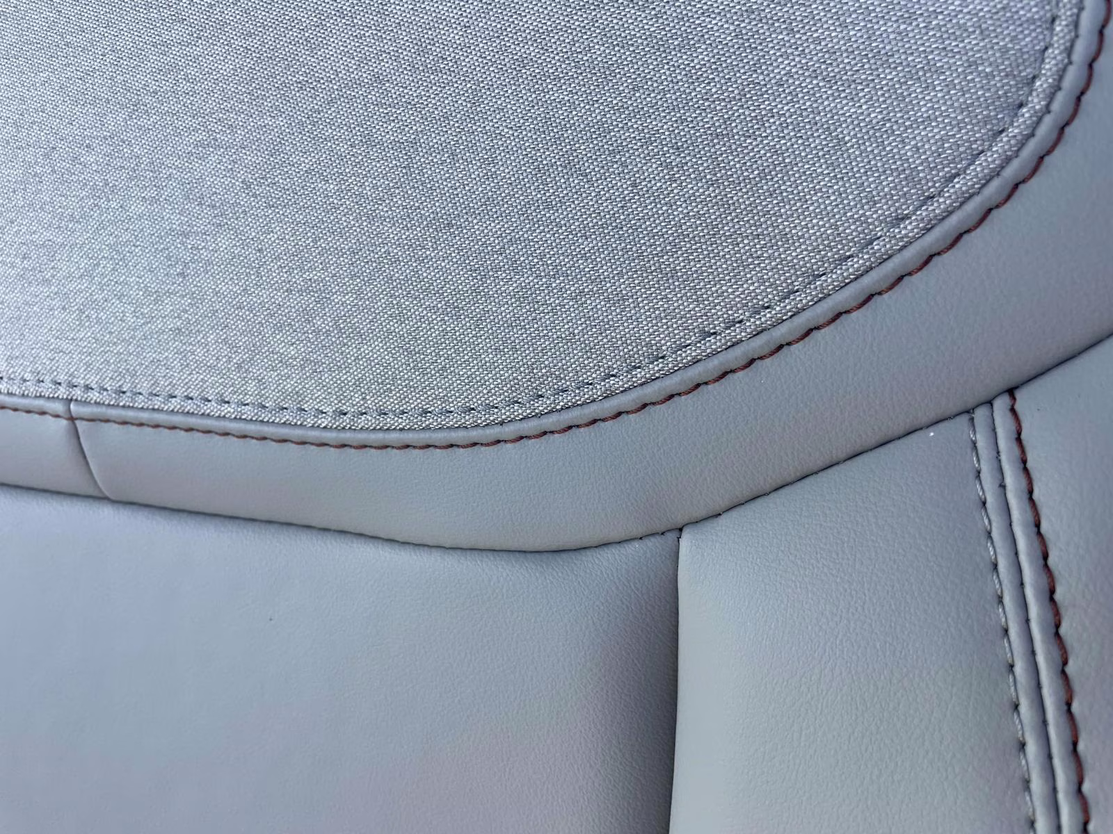 2026 White Metallic Ford Explorer Active RWD SUV