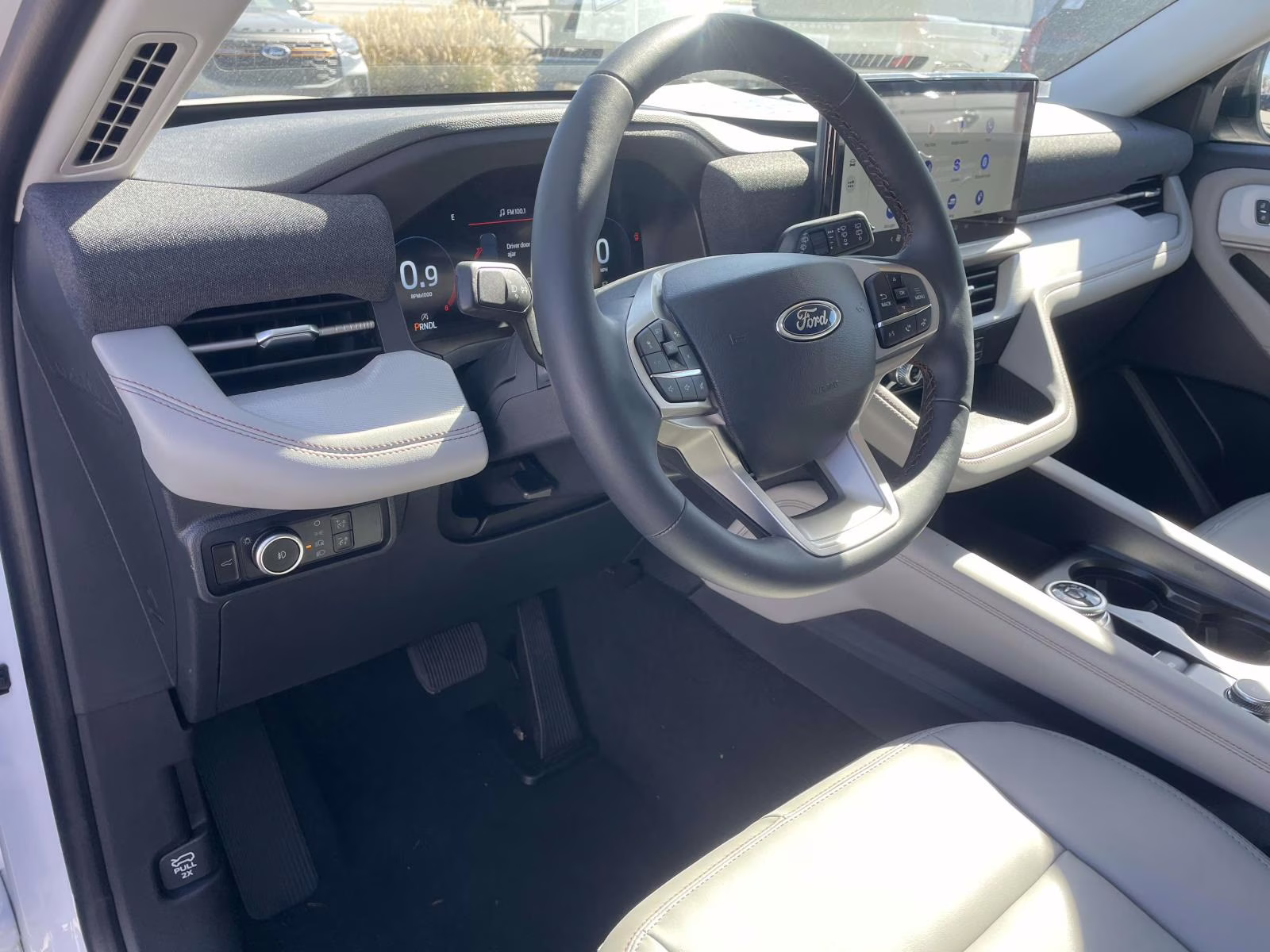 2026 White Metallic Ford Explorer Active RWD SUV