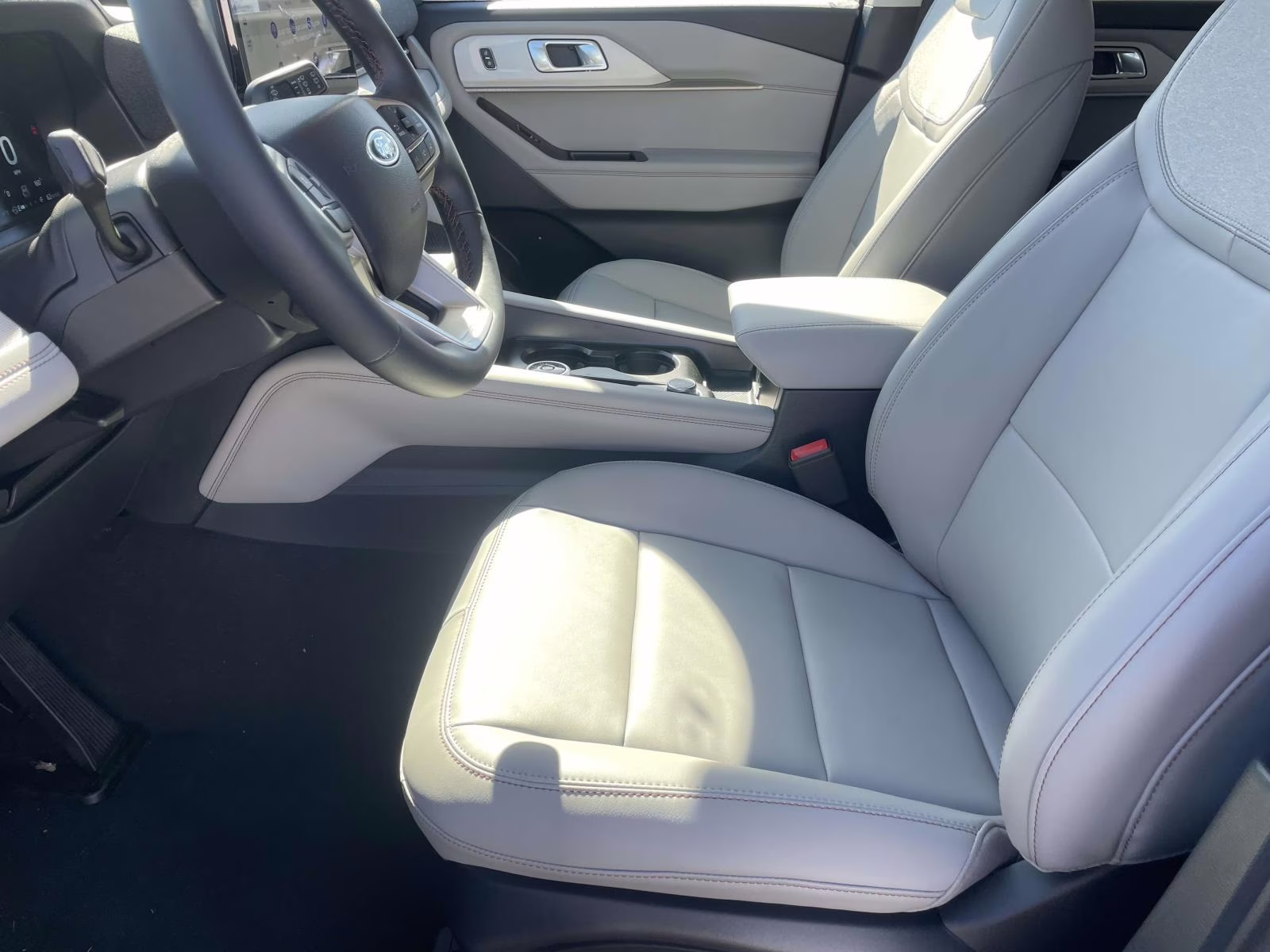 2026 White Metallic Ford Explorer Active RWD SUV