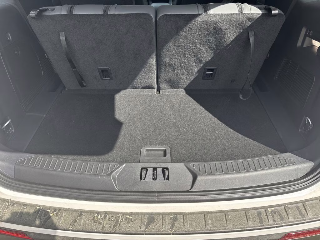 2026 Star White Metallic Tri-Coat Ford Explorer Active RWD SUV