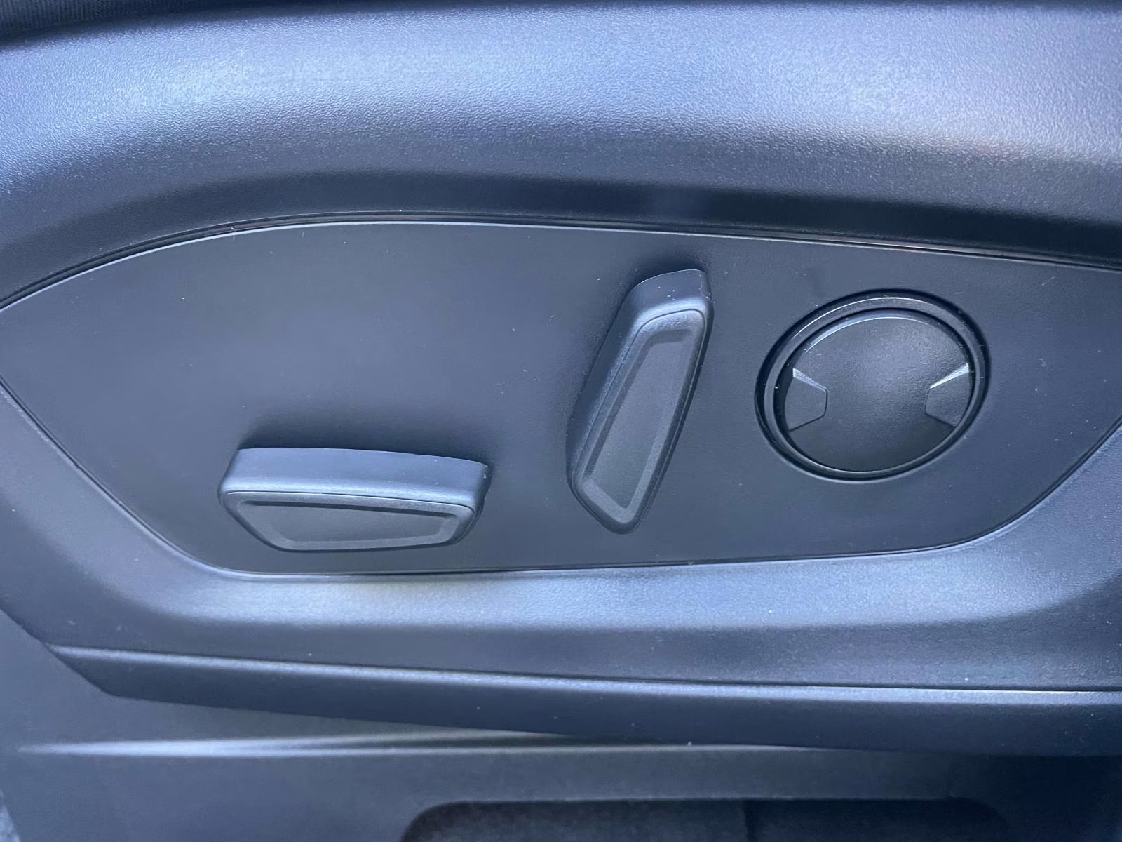 2026 Black Metallic Ford Explorer Active RWD SUV