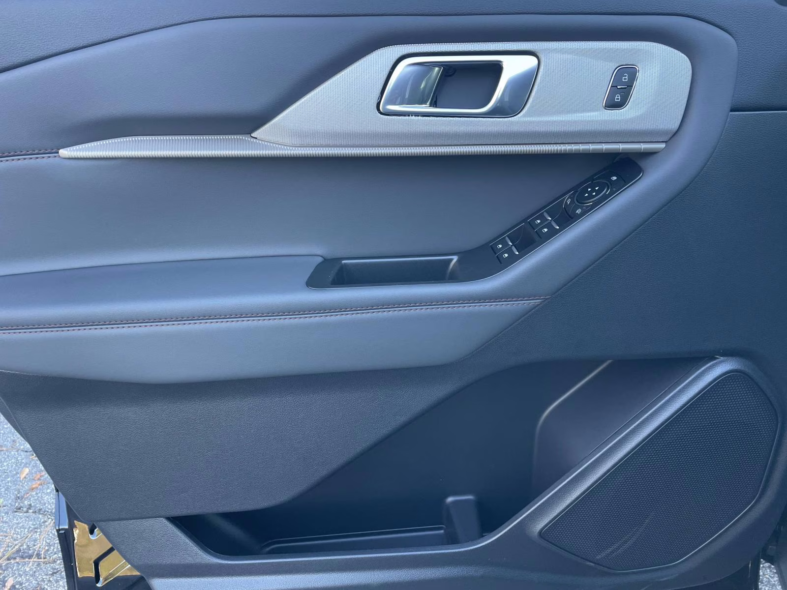 2026 Black Metallic Ford Explorer Active RWD SUV