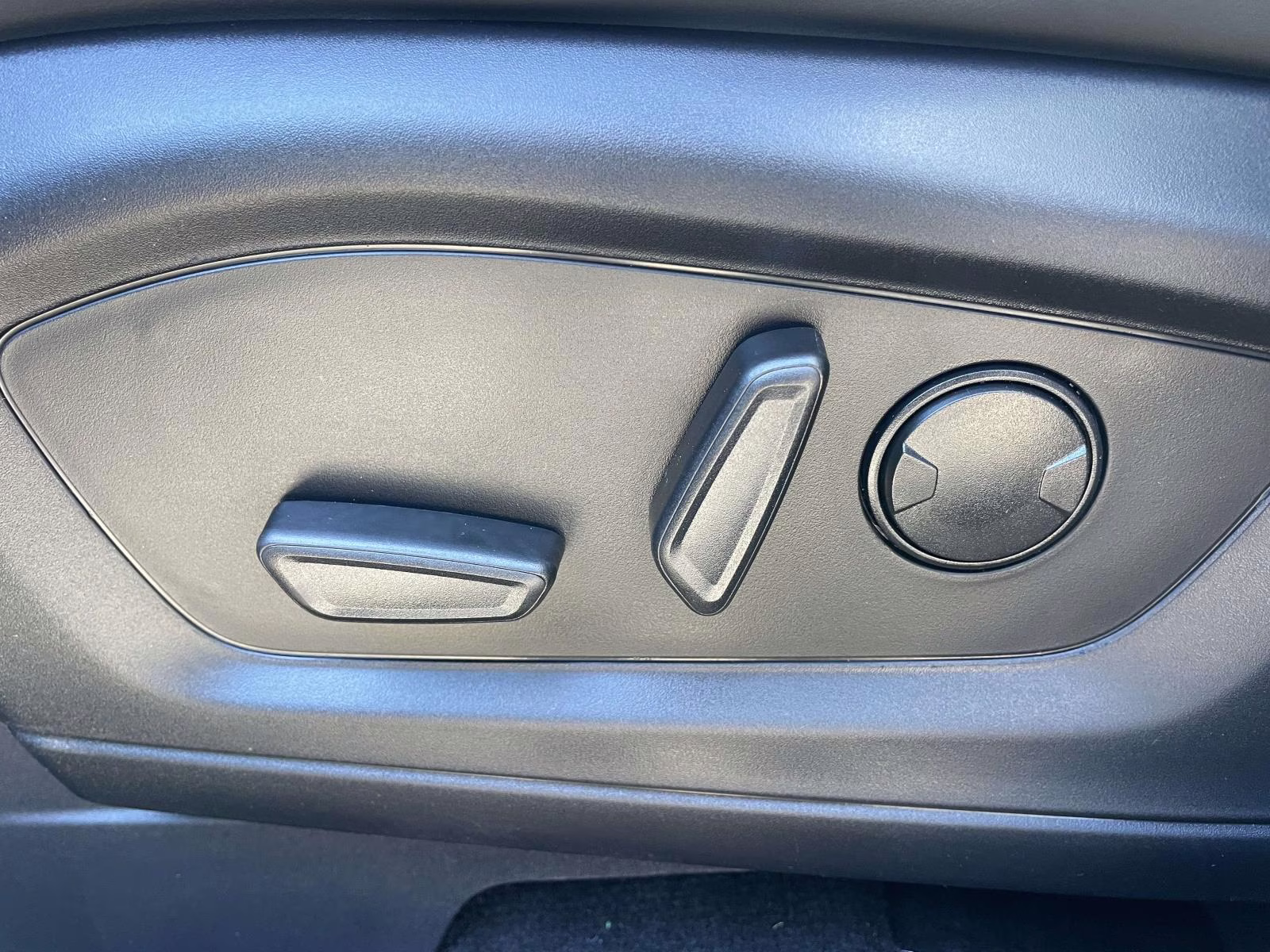 2026 Gray Metallic Ford Explorer Active RWD SUV