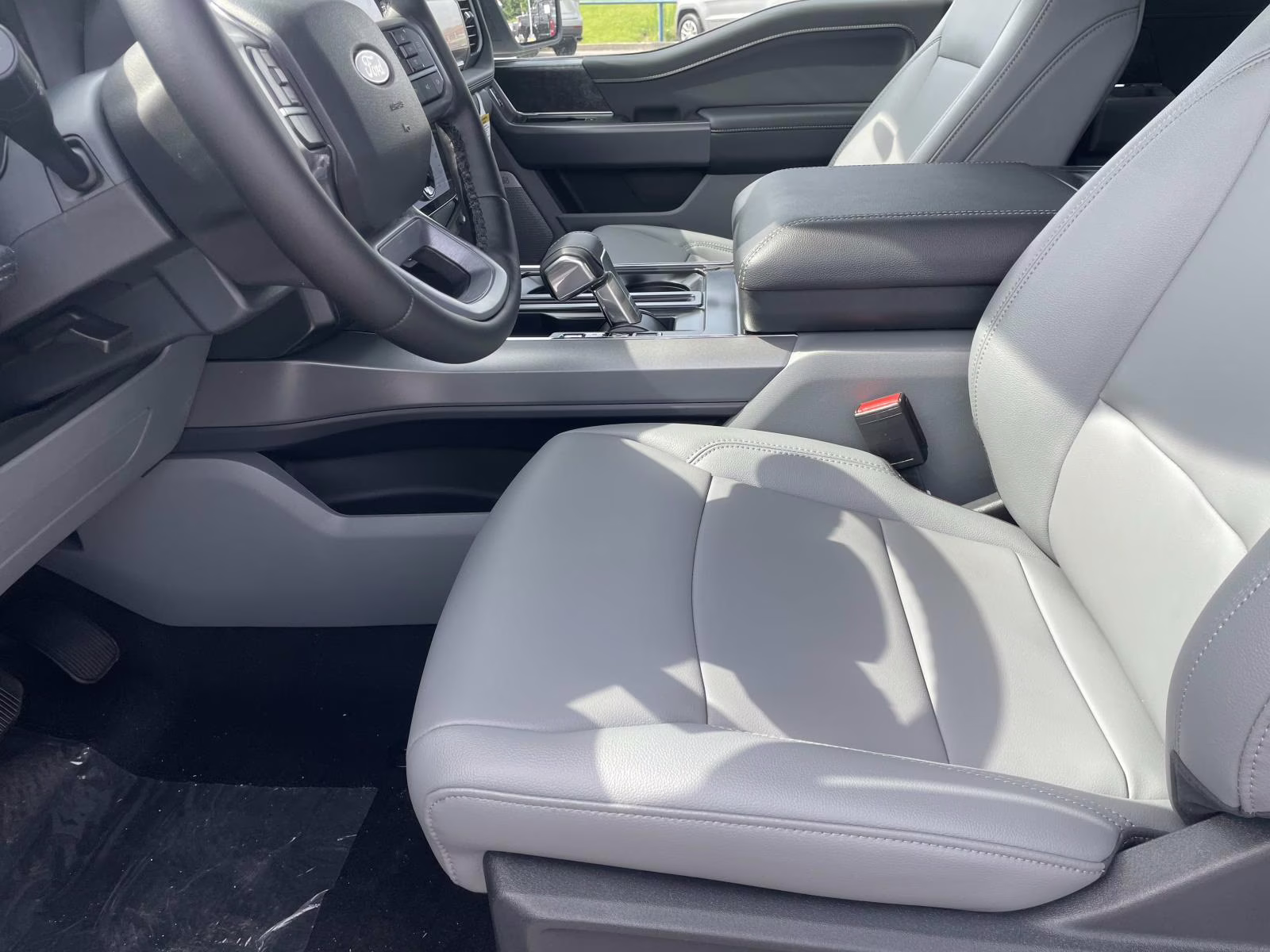 2025 Oxford White Ford F-150 Lightning Flash AWD Truck