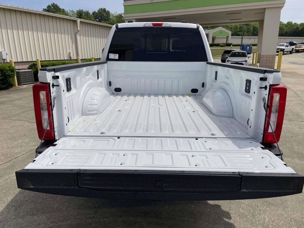 2026 Oxford White Ford Super Duty F-250 SRW XLT 4X4 Truck