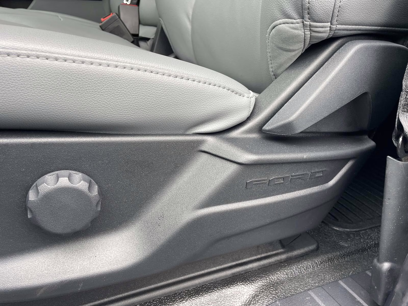 2026 Oxford White Ford Super Duty F-250 SRW XL RWD Truck