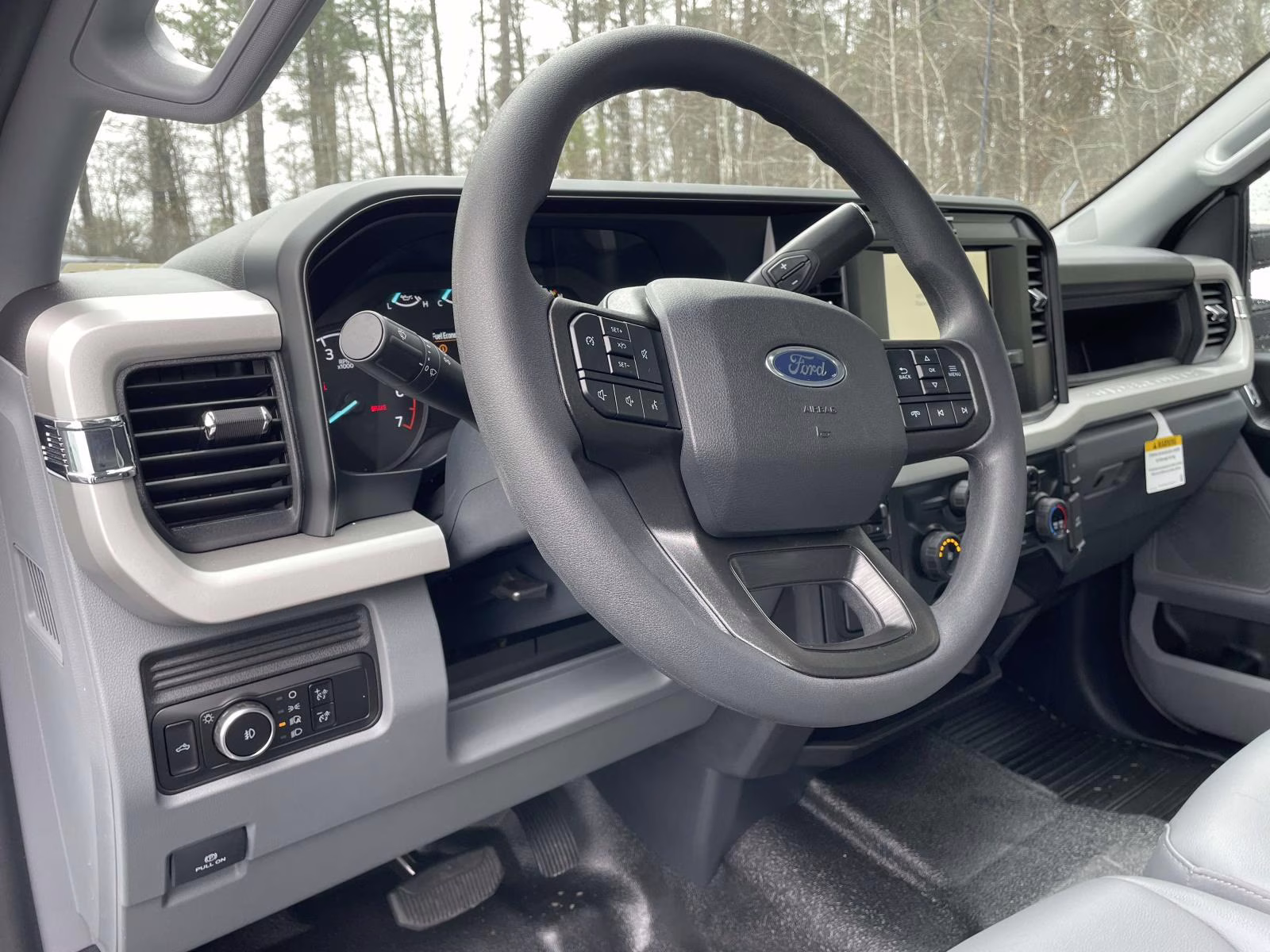 2026 Oxford White Ford Super Duty F-250 SRW XL RWD Truck