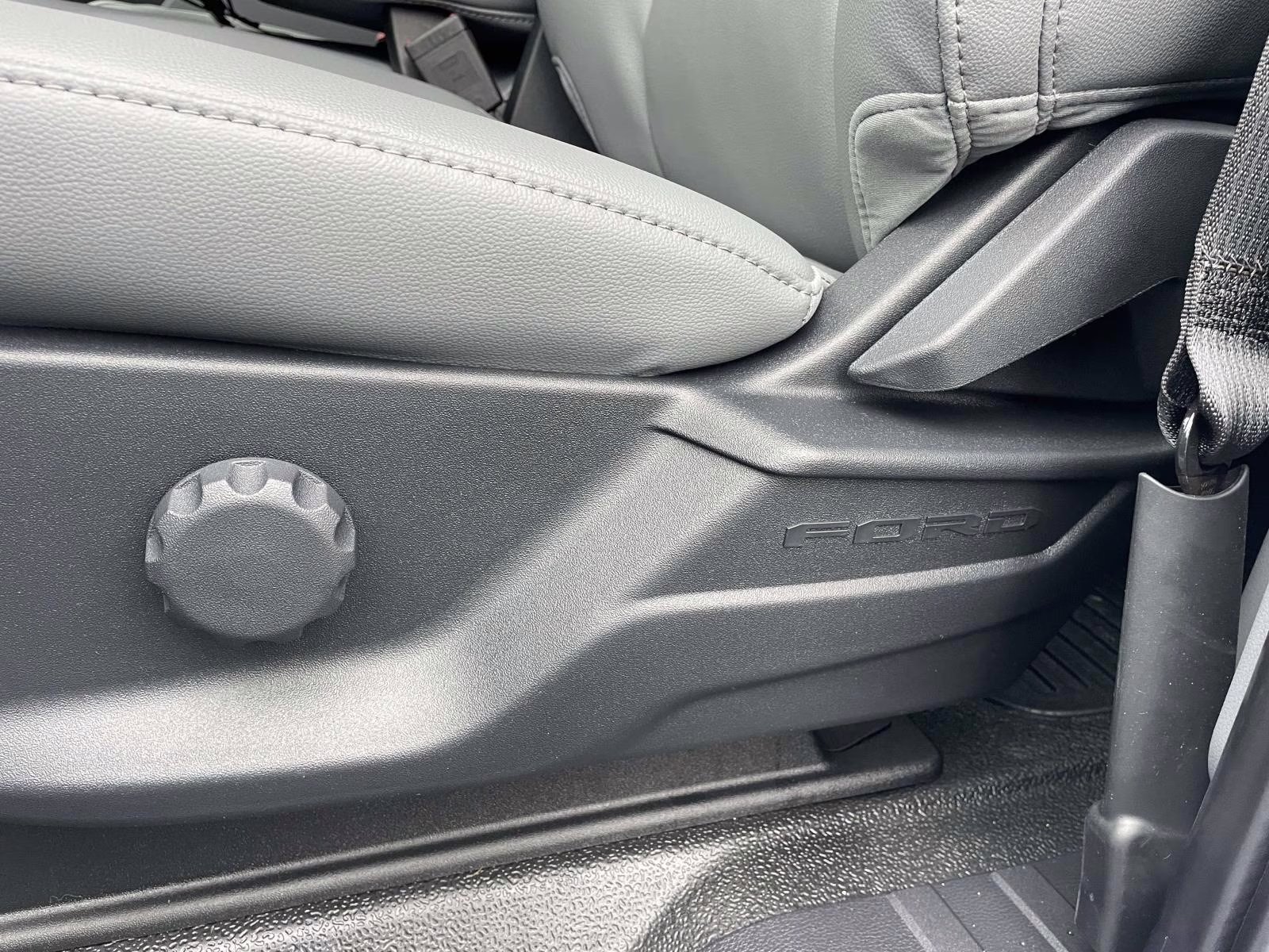 2026 Oxford White Ford Super Duty F-250 SRW XL 4X4 Truck