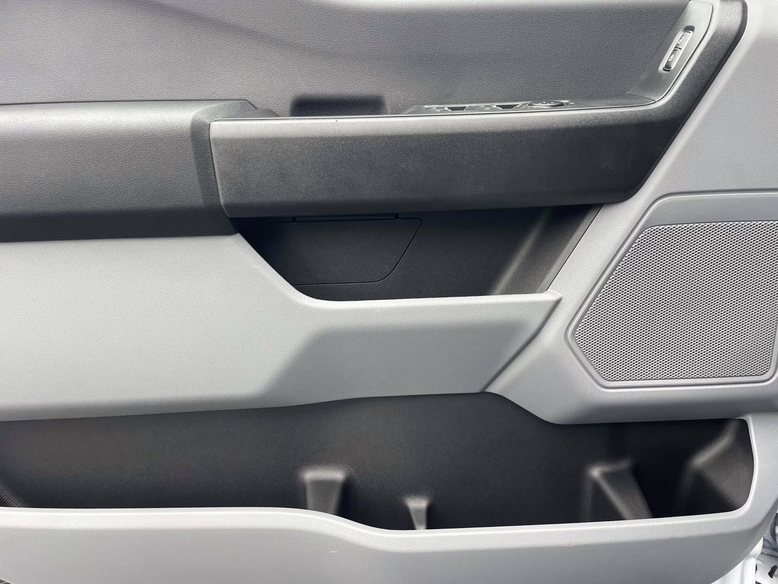 2026 Oxford White Ford Super Duty F-250 SRW XL 4X4 Truck