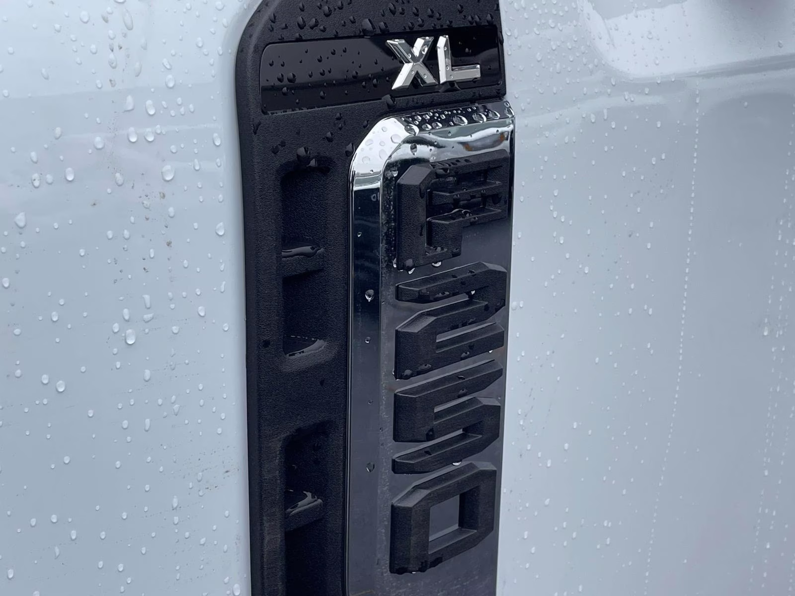 2026 Oxford White Ford Super Duty F-250 SRW XL 4X4 Truck