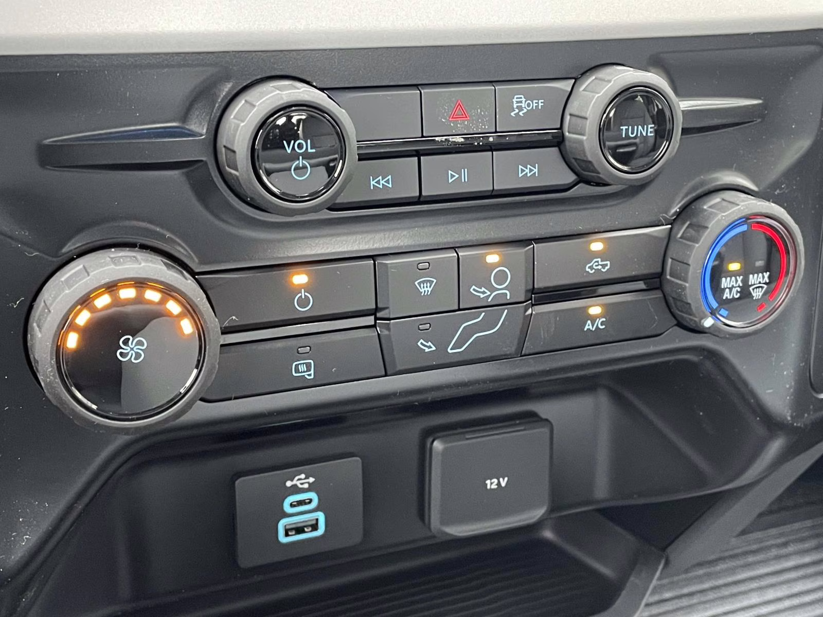 2026 Oxford White Ford Super Duty F-250 SRW XL 4X4 Truck