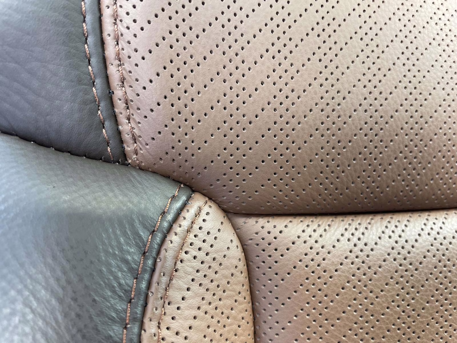 2025 Black Metallic Ford Super Duty F-250 SRW King Ranch 4X4 Truck