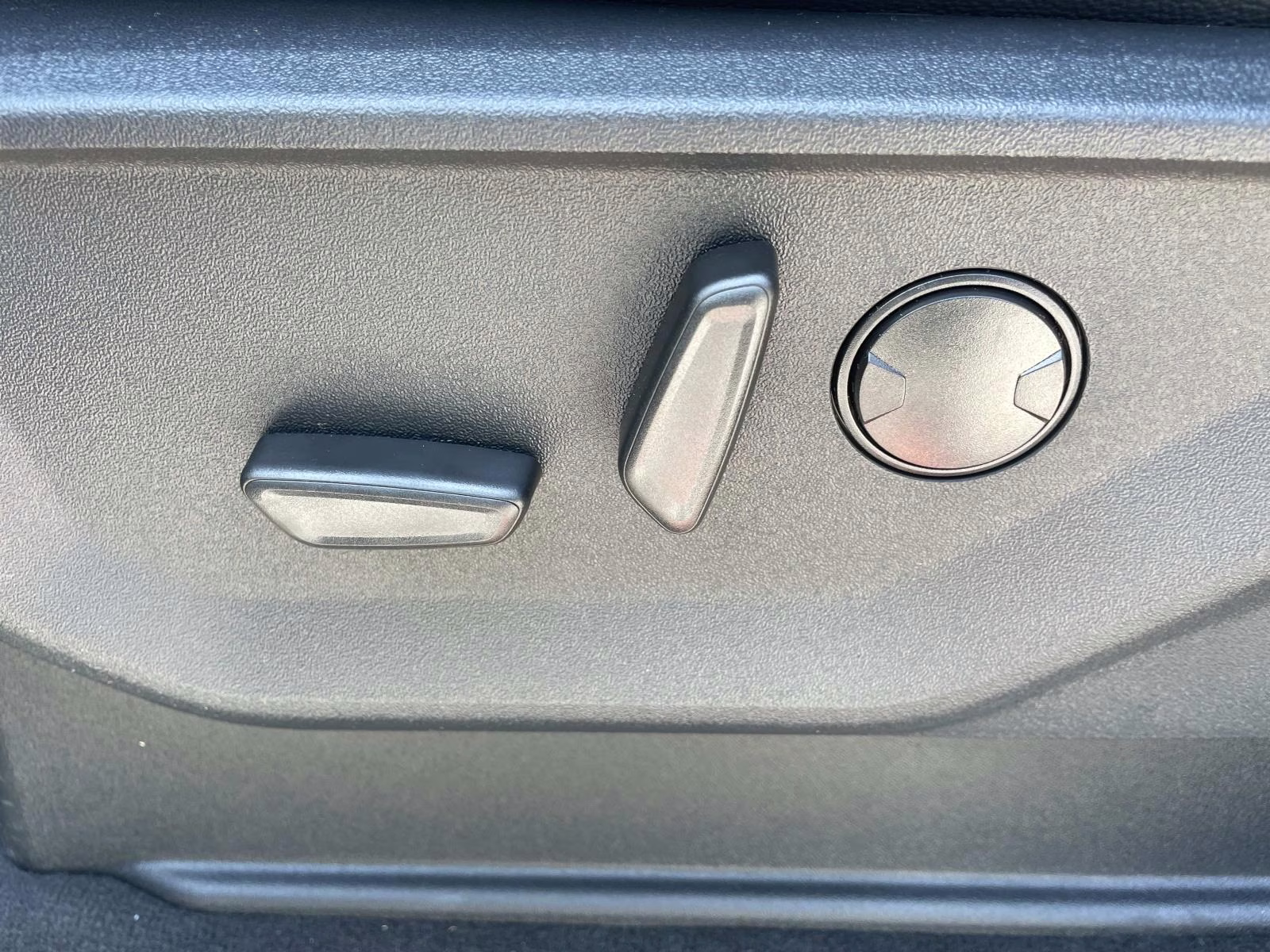 2025 Agate Black Metallic Ford Super Duty F-250 SRW Lariat 4X4 Truck