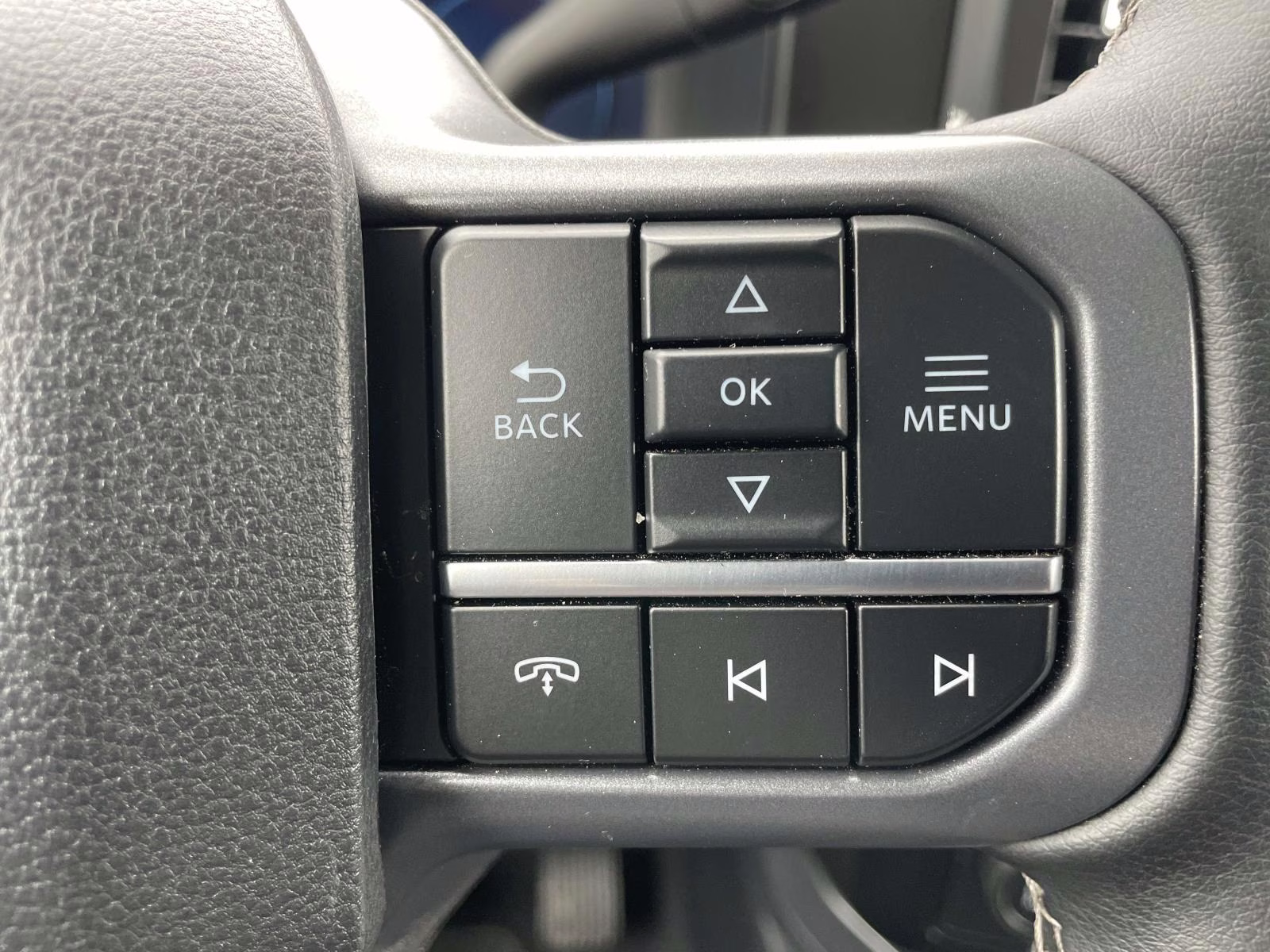 2025 Oxford White Ford Super Duty F-250 SRW Lariat 4X4 Truck