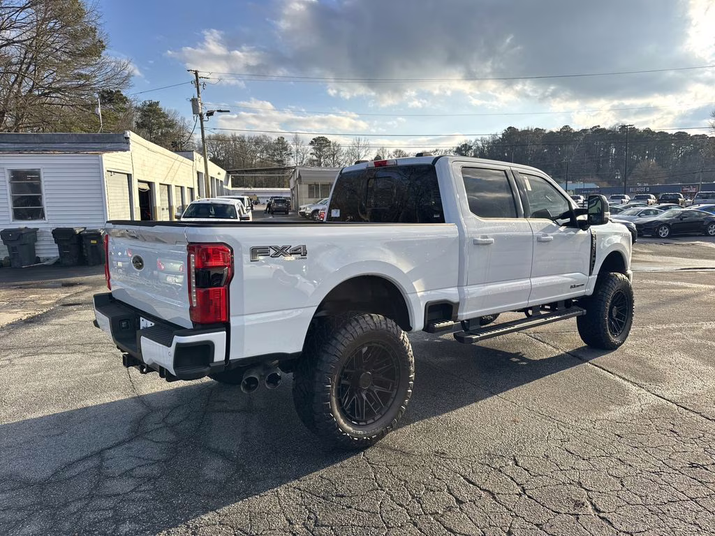 2025 Oxford White Ford Super Duty F-250 SRW Lariat 4X4 Truck