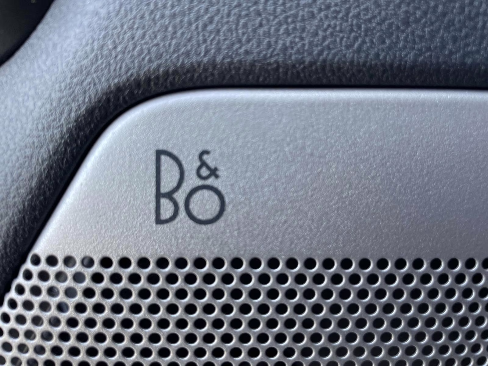 2026 Avalanche Ford Super Duty F-250 SRW Lariat 4X4 Truck