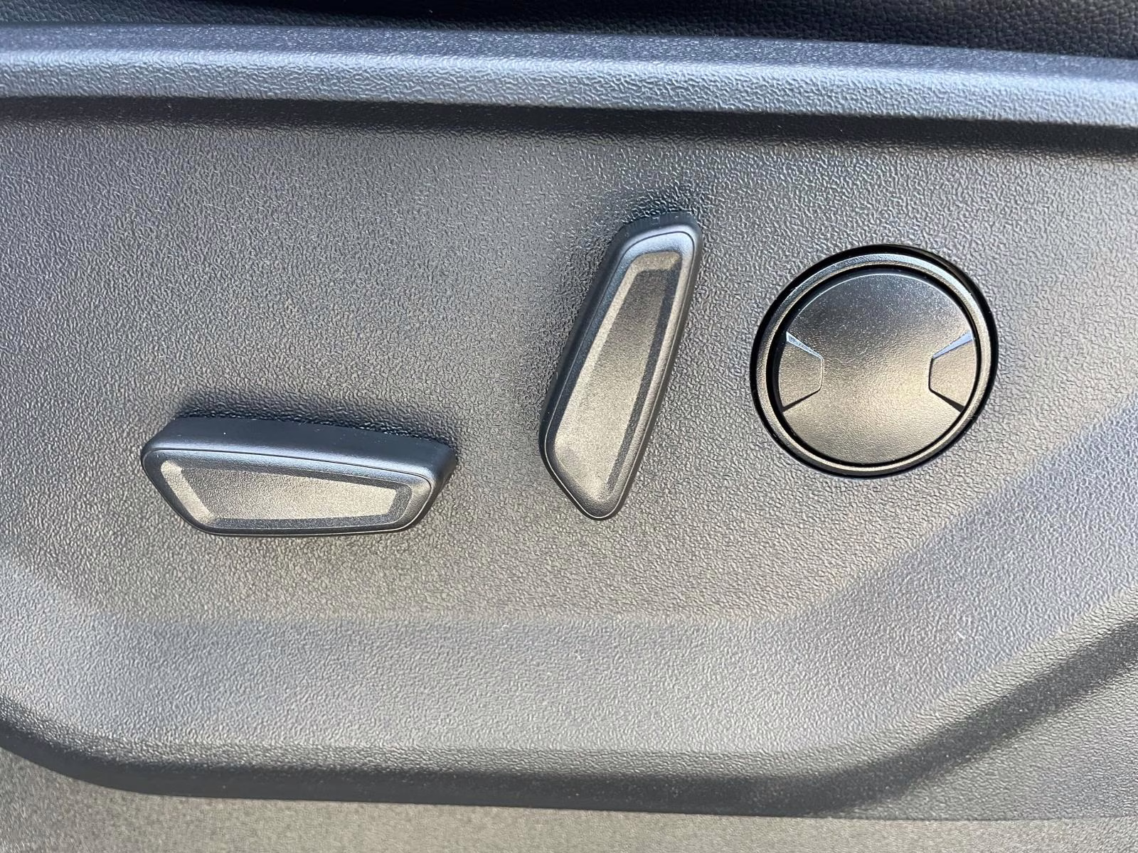 2026 Avalanche Ford Super Duty F-250 SRW Lariat 4X4 Truck