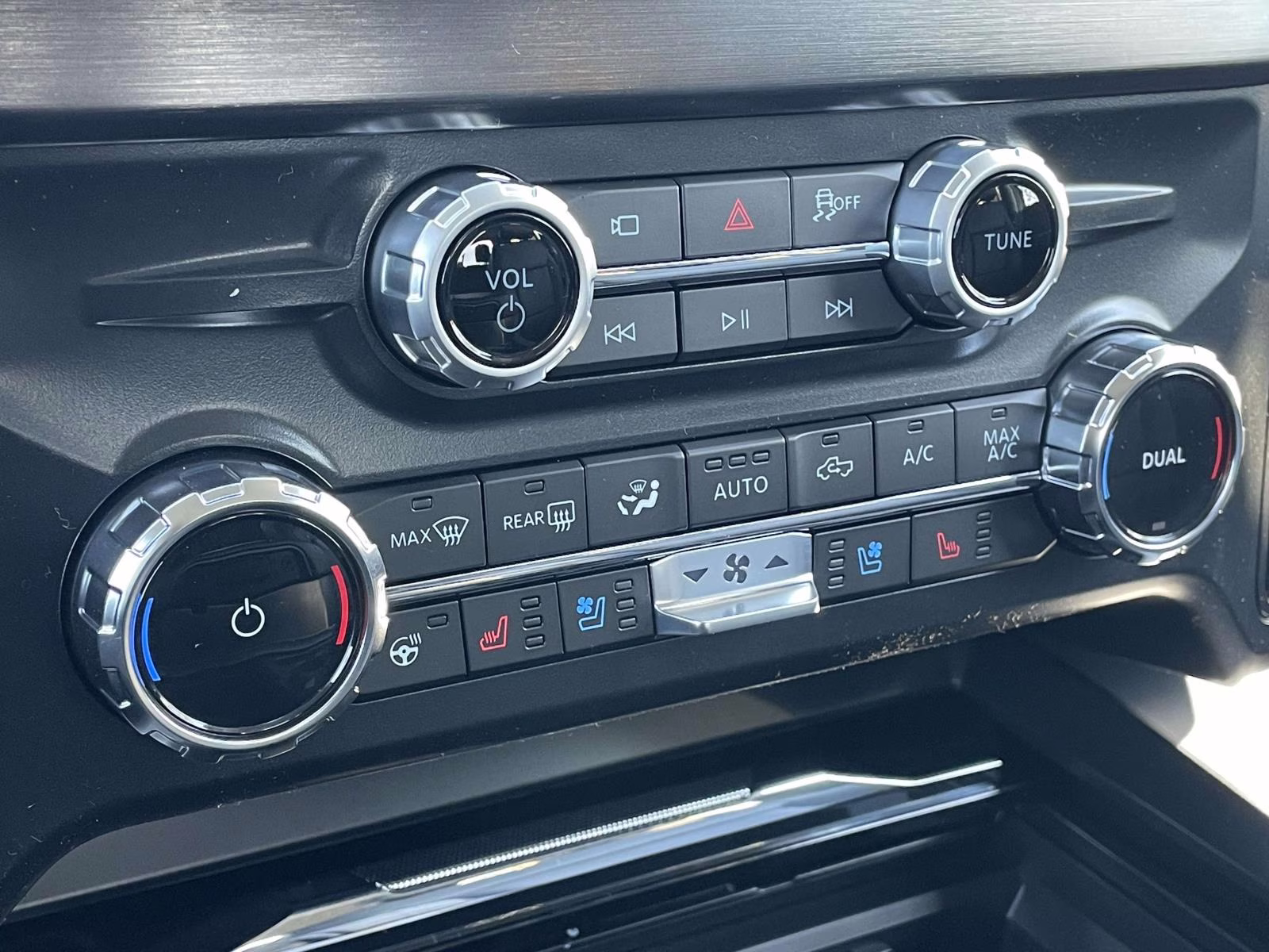 2026 Avalanche Ford Super Duty F-250 SRW Lariat 4X4 Truck