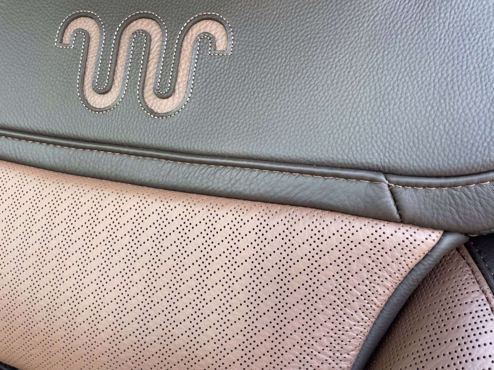 2025 Black Metallic Ford Super Duty F-350 SRW King Ranch 4X4 Truck