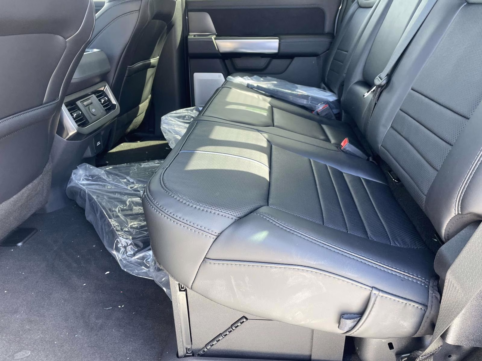 2026 Gray Metallic Ford Super Duty F-350 SRW Platinum 4X4 Truck