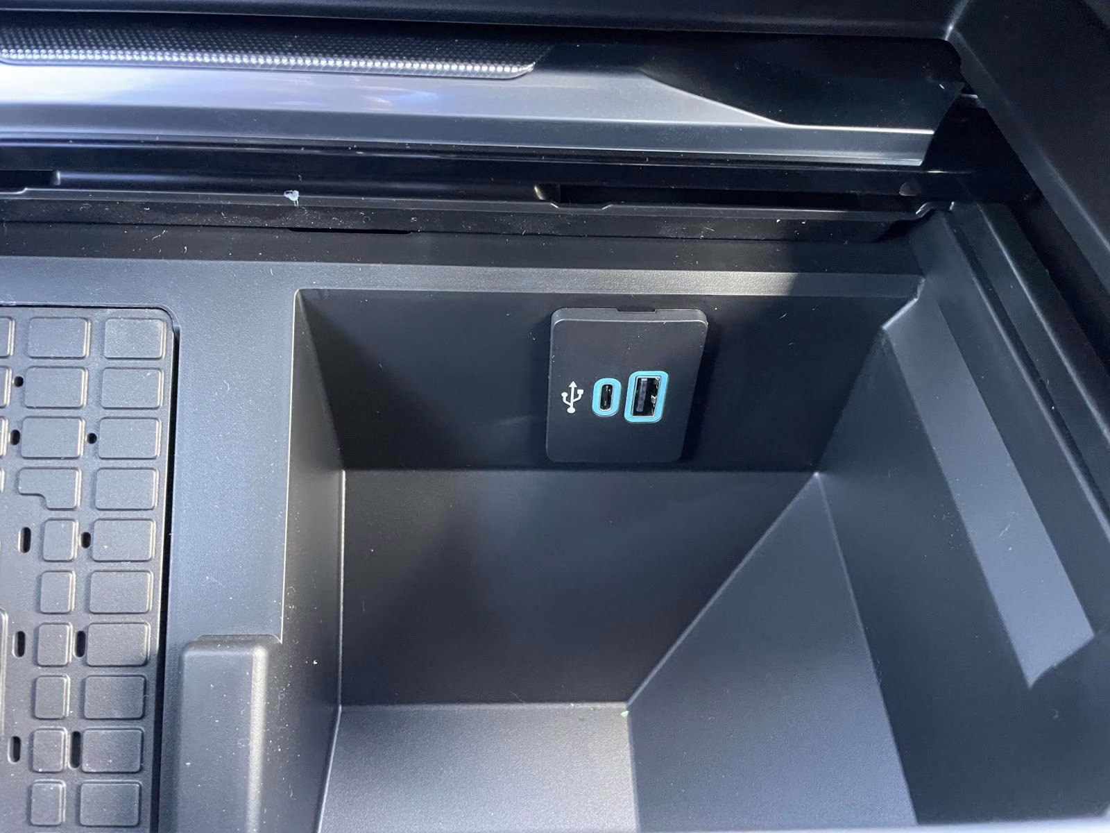 2026 Gray Metallic Ford Super Duty F-350 SRW Platinum 4X4 Truck