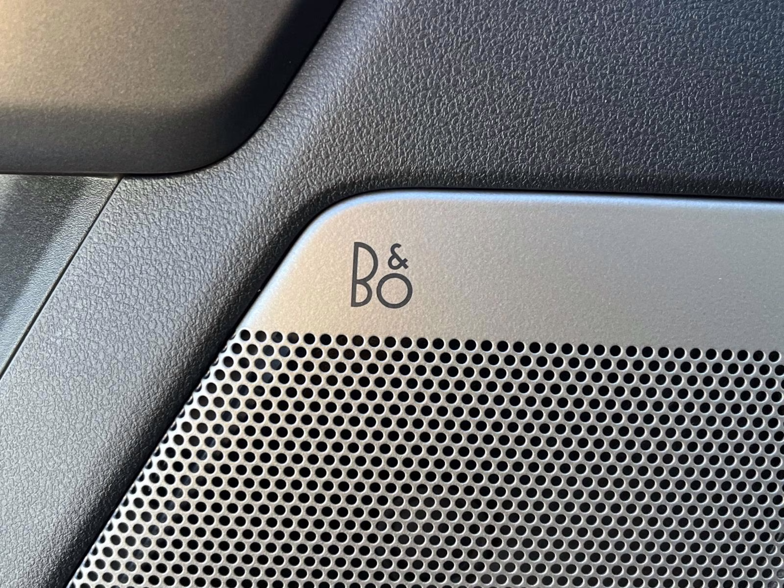 2026 Gray Metallic Ford Super Duty F-350 SRW Lariat 4X4 Truck