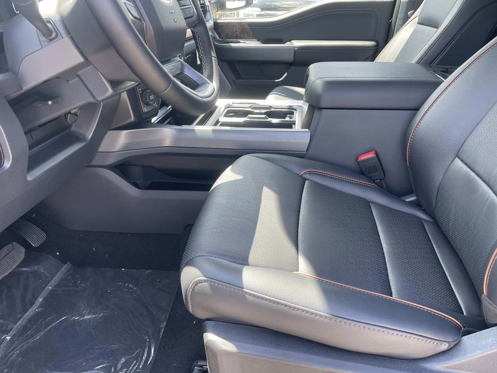 2025 Black Metallic Ford Super Duty F-350 SRW Lariat 4X4 Truck