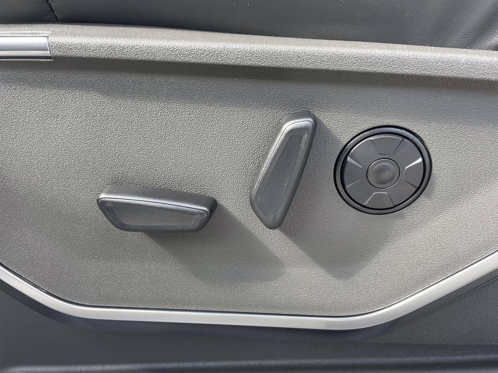 2026 White Metallic Ford Super Duty F-350 DRW Platinum 4X4 Truck